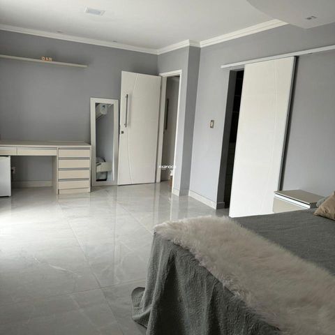 Casa de condomínio à venda com 300m², 4 quartos e 4 vagas