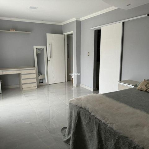 Casa de condomínio à venda com 300m², 4 quartos e 4 vagas