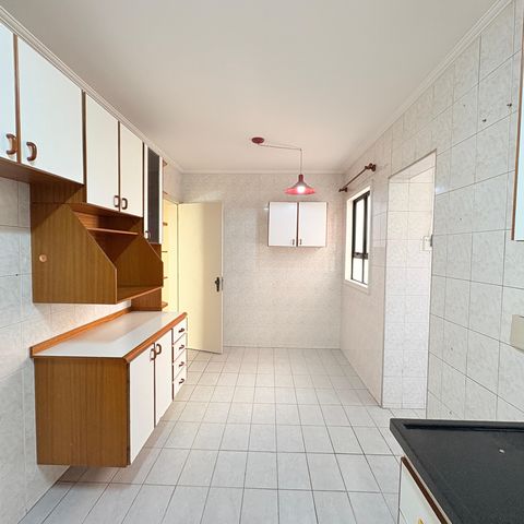 Apartamento à venda com 93m², 3 quartos e 2 vagasCozinha