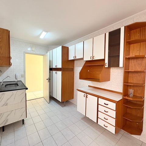 Apartamento à venda com 93m², 3 quartos e 2 vagasCozinha