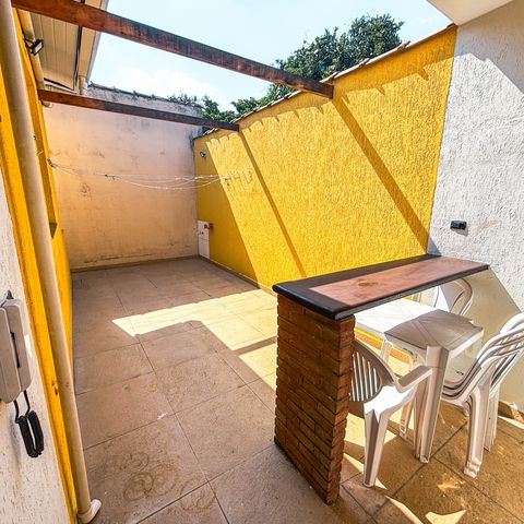 Casa à venda com 98m², 2 quartos e 1 vaga