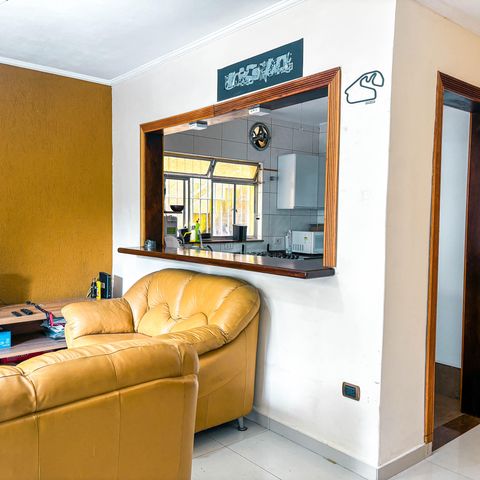 Casa à venda com 98m², 2 quartos e 1 vaga