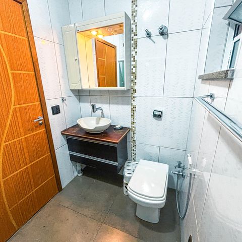Casa à venda com 98m², 2 quartos e 1 vaga