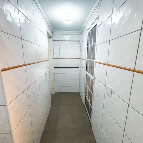 Casa à venda com 98m², 2 quartos e 1 vaga