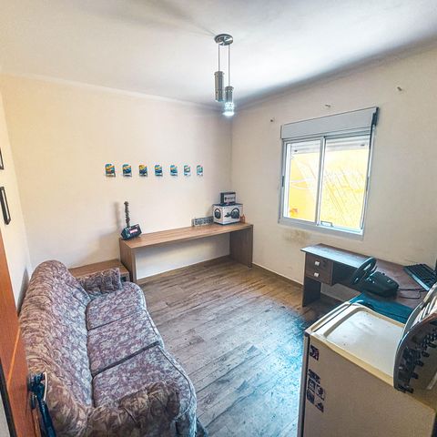 Casa à venda com 98m², 2 quartos e 1 vaga