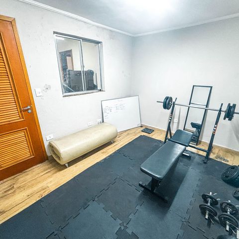 Casa à venda com 98m², 2 quartos e 1 vaga