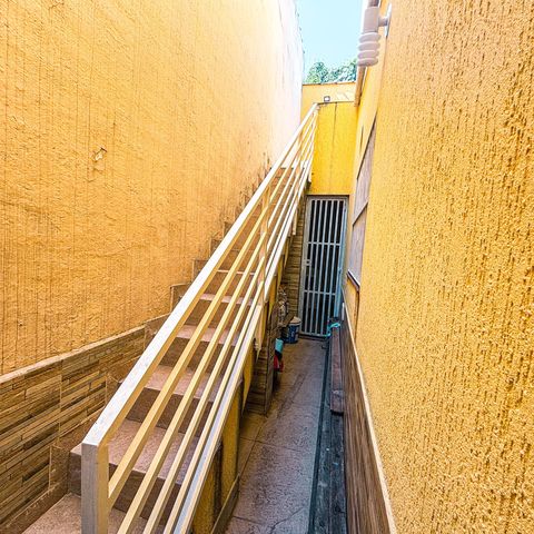 Casa à venda com 98m², 2 quartos e 1 vaga