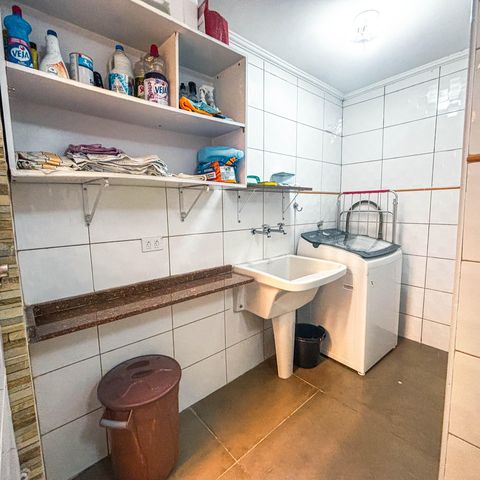 Casa à venda com 98m², 2 quartos e 1 vaga