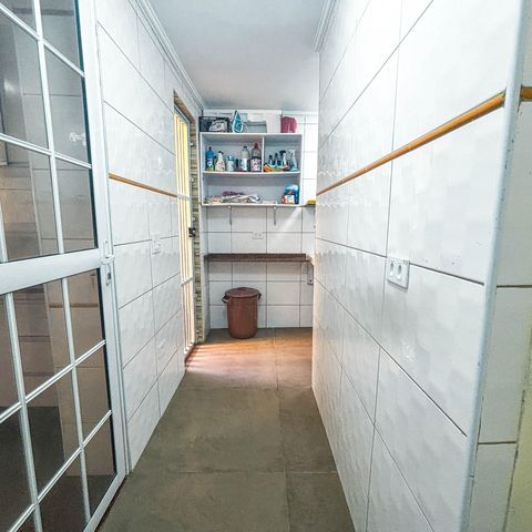 Casa à venda com 98m², 2 quartos e 1 vaga