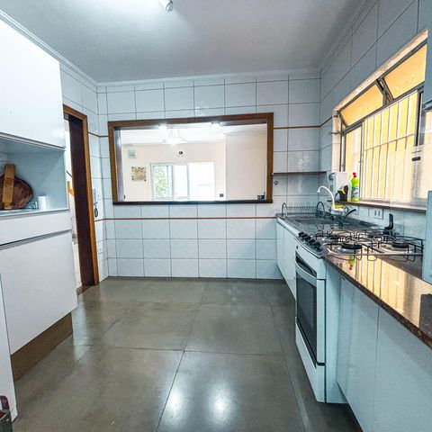 Casa à venda com 98m², 2 quartos e 1 vaga