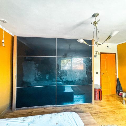 Casa à venda com 98m², 2 quartos e 1 vaga