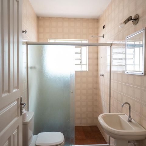 Casa à venda com 210m², 1 quarto e 2 vagasBanheiro