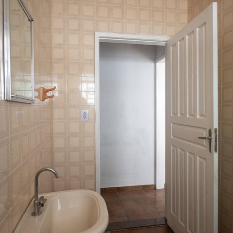 Casa à venda com 210m², 1 quarto e 2 vagasBanheiro