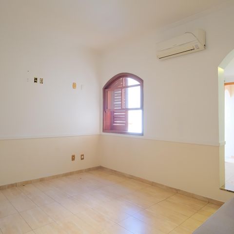 Casa à venda com 150m², 3 quartos e 2 vagasSuíte