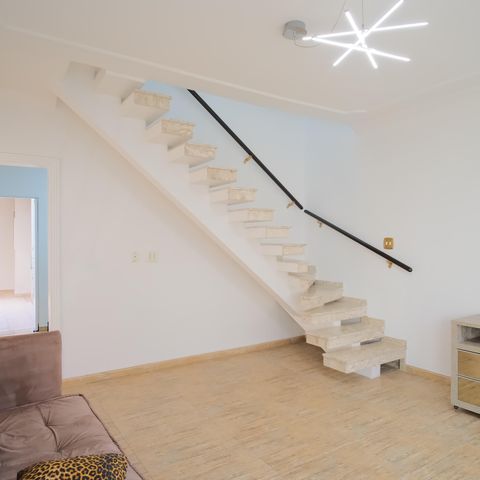 Casa à venda com 150m², 3 quartos e 2 vagasSala