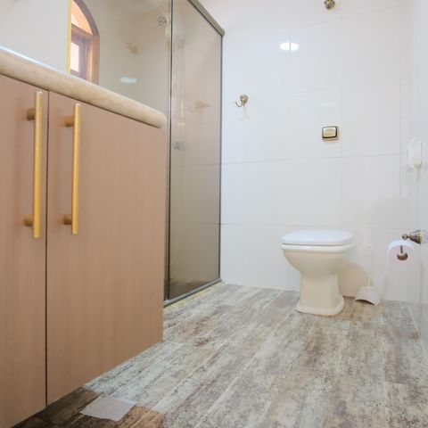 Casa à venda com 150m², 3 quartos e 2 vagasBanheiro da Suíte