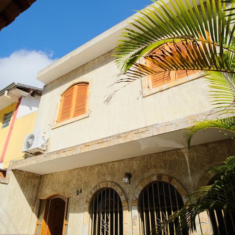 Casa à venda com 150m², 3 quartos e 2 vagasGaragem