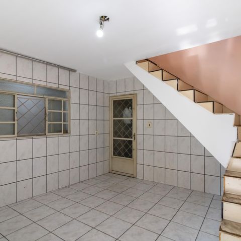 Casa à venda com 250m², 2 quartos e 2 vagas Casa à venda com 250m², 2 quartos e 2 vagasCasa 2 - Cozinha
