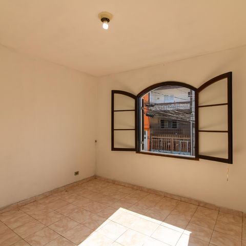 Casa à venda com 250m², 2 quartos e 2 vagas Casa à venda com 250m², 2 quartos e 2 vagasQuarto 1