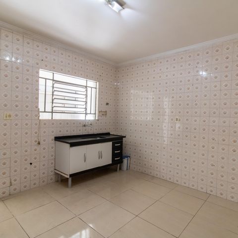 Casa à venda com 250m², 2 quartos e 2 vagas Casa à venda com 250m², 2 quartos e 2 vagasCozinha