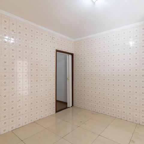 Casa à venda com 250m², 2 quartos e 2 vagas Casa à venda com 250m², 2 quartos e 2 vagasCozinha