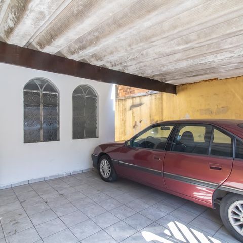 Casa à venda com 250m², 2 quartos e 2 vagas Casa à venda com 250m², 2 quartos e 2 vagasGaragem