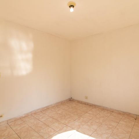 Casa à venda com 250m², 2 quartos e 2 vagas Casa à venda com 250m², 2 quartos e 2 vagasQuarto 1
