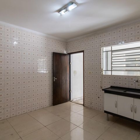 Casa à venda com 250m², 2 quartos e 2 vagas Casa à venda com 250m², 2 quartos e 2 vagasCozinha