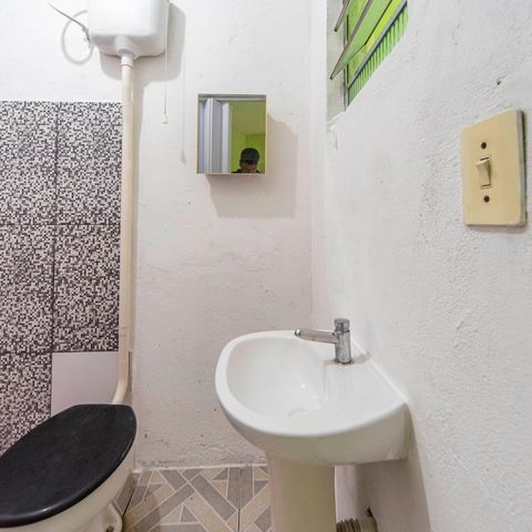 Casa à venda com 175m², 1 quarto e 1 vaga Casa à venda com 175m², 1 quarto e 1 vagaBanheiro
