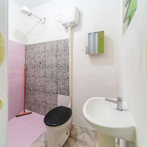 Casa à venda com 175m², 1 quarto e 1 vaga Casa à venda com 175m², 1 quarto e 1 vagaBanheiro