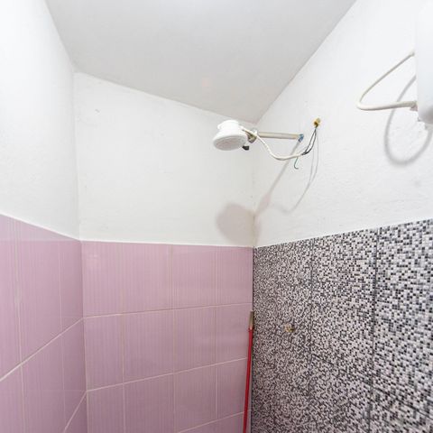 Casa à venda com 175m², 1 quarto e 1 vaga Casa à venda com 175m², 1 quarto e 1 vagaBanheiro