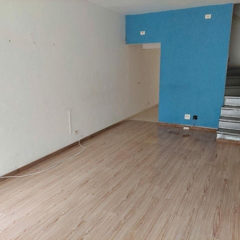 Casa à venda com 100m², 1 quarto e 1 vaga