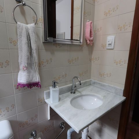 Casa à venda com 120m², 3 quartos e 2 vagasBanheiro da Suíte