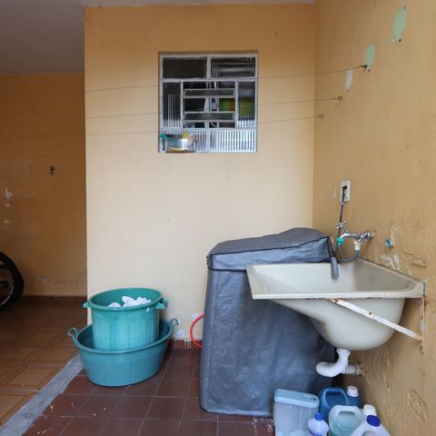 Casa à venda com 120m², 3 quartos e 2 vagasÁrea de Serviço