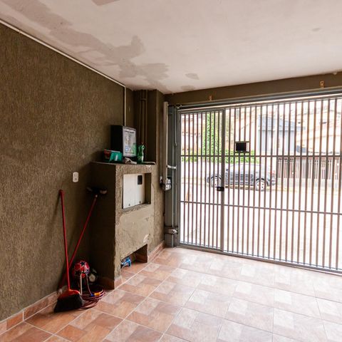 Casa à venda com 185m², 4 quartos e 1 vaga Casa à venda com 185m², 4 quartos e 1 vagaÁrea comum