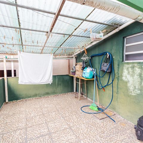 Casa à venda com 185m², 4 quartos e 1 vaga Casa à venda com 185m², 4 quartos e 1 vagaÁrea de Serviço