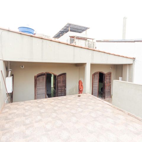 Casa à venda com 185m², 4 quartos e 1 vaga Casa à venda com 185m², 4 quartos e 1 vagaÁrea comum