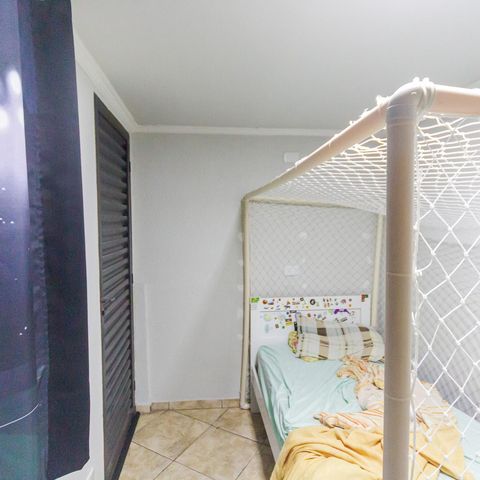 Casa à venda com 185m², 4 quartos e 1 vaga Casa à venda com 185m², 4 quartos e 1 vagaQuarto 4