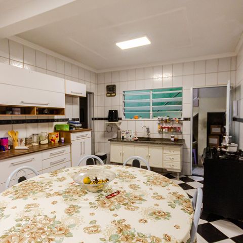 Casa à venda com 185m², 4 quartos e 1 vaga Casa à venda com 185m², 4 quartos e 1 vagaCozinha