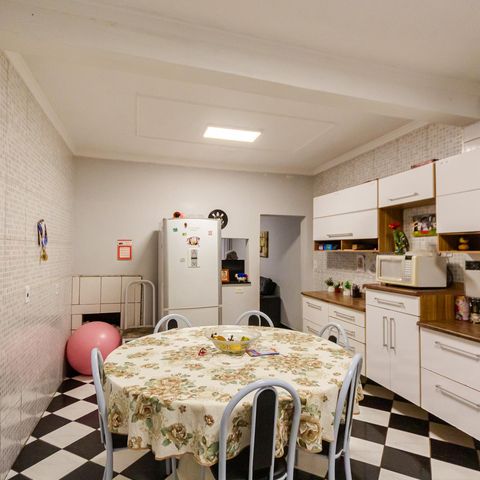 Casa à venda com 185m², 4 quartos e 1 vaga Casa à venda com 185m², 4 quartos e 1 vagaCozinha