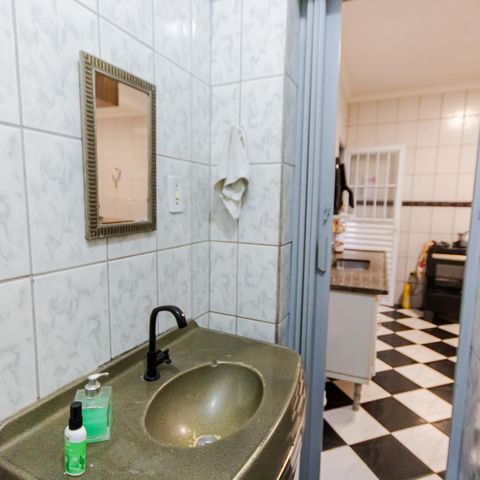 Casa à venda com 185m², 4 quartos e 1 vaga Casa à venda com 185m², 4 quartos e 1 vagaLavabo