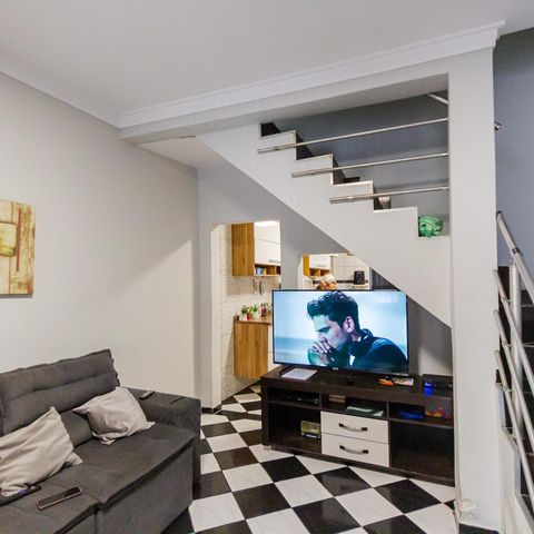Casa à venda com 185m², 4 quartos e 1 vaga Casa à venda com 185m², 4 quartos e 1 vagaSala