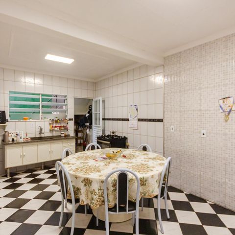 Casa à venda com 185m², 4 quartos e 1 vaga Casa à venda com 185m², 4 quartos e 1 vagaCozinha