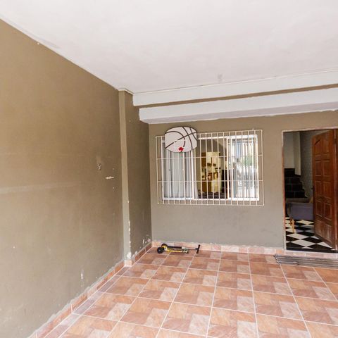 Casa à venda com 185m², 4 quartos e 1 vaga Casa à venda com 185m², 4 quartos e 1 vagaÁrea comum