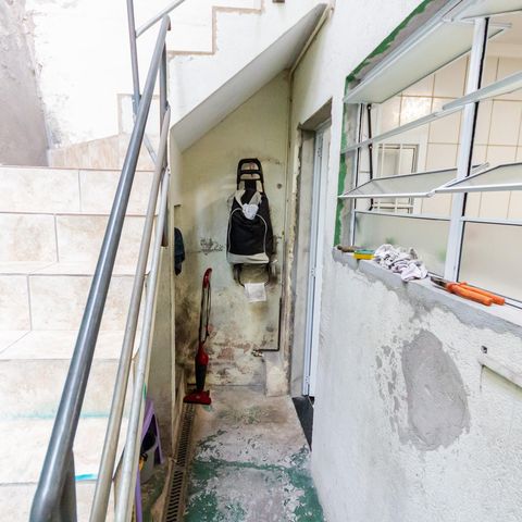 Casa à venda com 185m², 4 quartos e 1 vaga Casa à venda com 185m², 4 quartos e 1 vagaÁrea comum