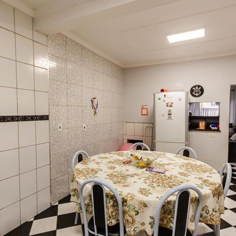 Casa à venda com 185m², 4 quartos e 1 vaga Casa à venda com 185m², 4 quartos e 1 vagaCozinha