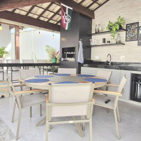 Casa à venda com 170m², 3 quartos e 4 vagas Casa à venda com 170m², 3 quartos e 4 vagasÁrea comum
