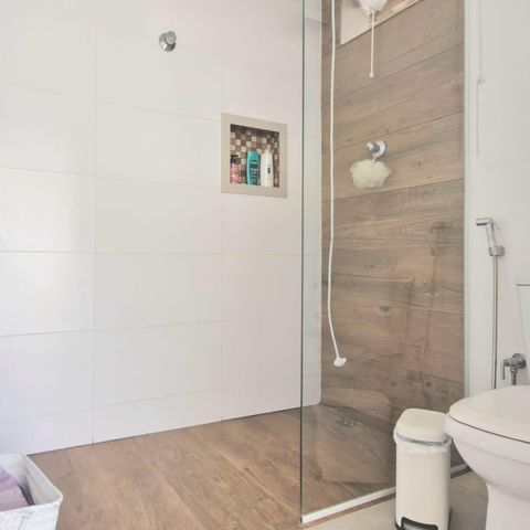 Casa à venda com 170m², 3 quartos e 4 vagas Casa à venda com 170m², 3 quartos e 4 vagasBanheiro 2