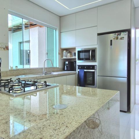 Casa à venda com 170m², 3 quartos e 4 vagas Casa à venda com 170m², 3 quartos e 4 vagasSala/Cozinha