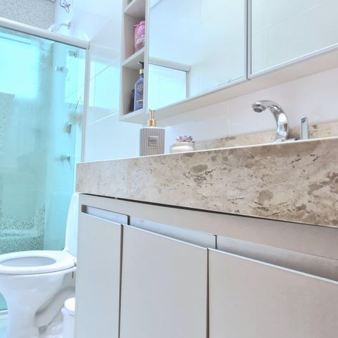 Casa à venda com 170m², 3 quartos e 4 vagas Casa à venda com 170m², 3 quartos e 4 vagasBanheiro